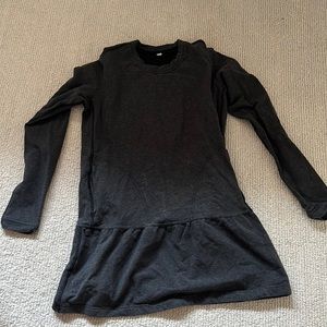 Lululemon sweatshirt, size 6 (missing tag)